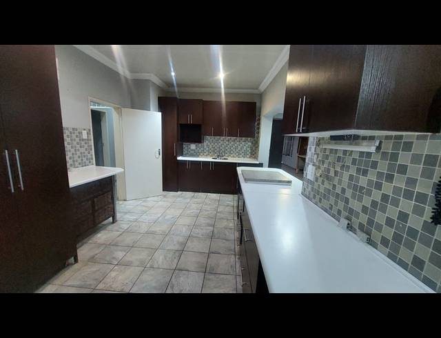 4 BEDROOM FREESTANDING TO LET IN WILGEHOF